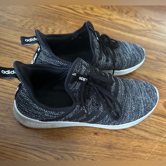 ADIDAS Grey and Black Sneakers Size 10 - Picture 3 of 5